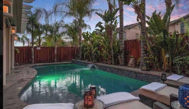 Kimberlys Château Palm Resort & Salt Water Pool Spa Sleeps 14