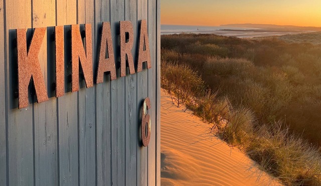 KINARA in CAMBER. 5-BED DESIGNED HOUSE BY THE SEA.