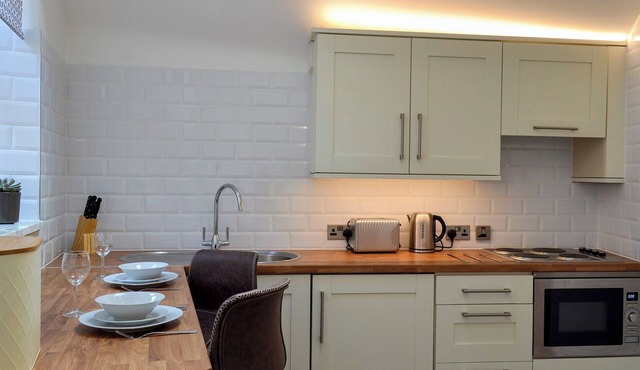 Kinder Apartment - UK12957