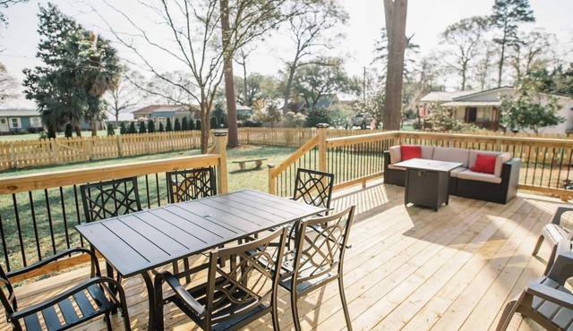 Kindred Spirits Retreat at Lake Marion - Pet Friendly Getaway Minutes from I-95!