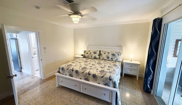 King 1BR – Venice Villas on Golden Beach Sleeps 4