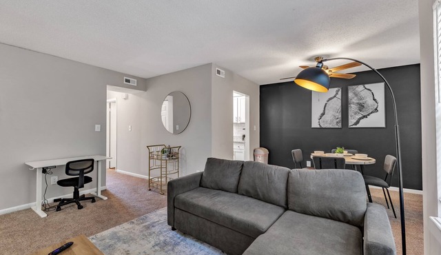 King 2BR Suite in Research Triangle Park