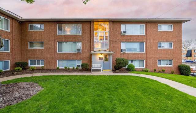 King and Queen memory foam beds Near the Valley! | Georgtown Villas