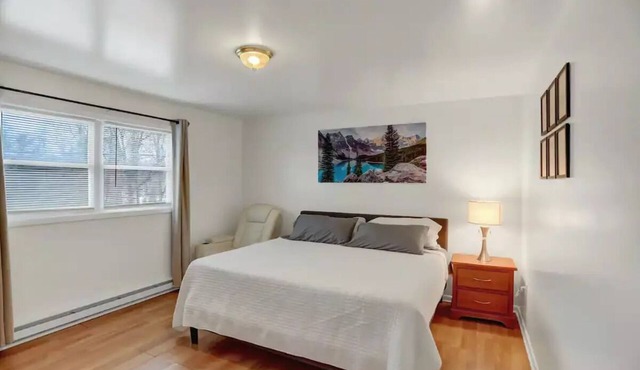 King and Queen Suite Room 205 at Halifax Innnn