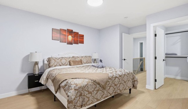 King Bed 10 Minutes To Downtown Luxury Townhouse