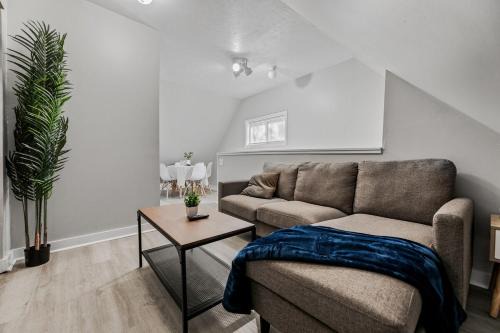 King Bed 2 TVs Fast Wifi Pet Friendly!