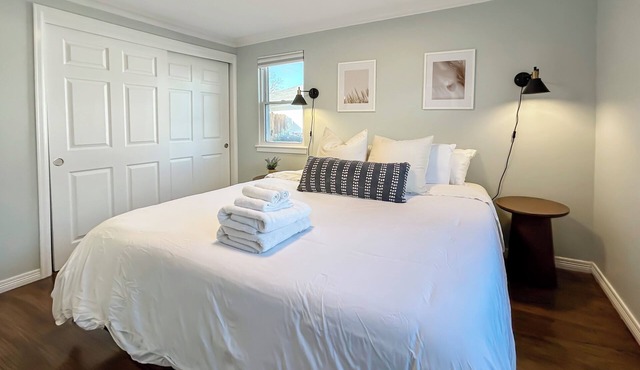 King Bed | 4BR | Garage Parking | Dog Friendly!