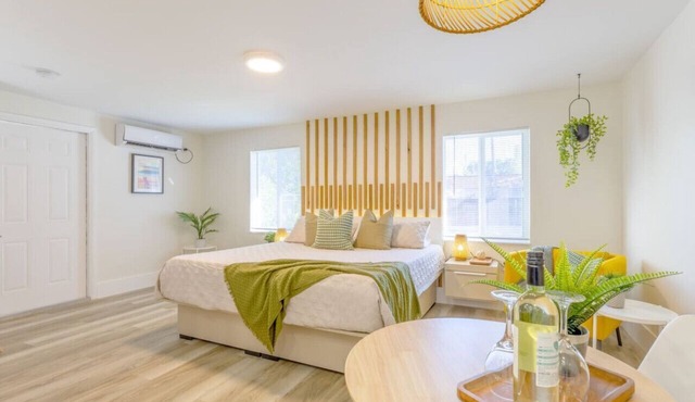 King Bed! 5 minutes from everything in Miami