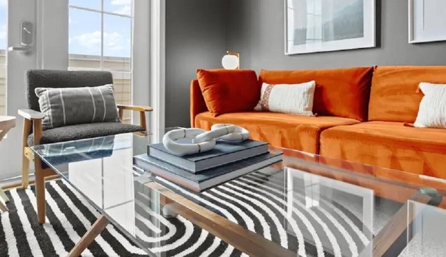 King Bed <> An Alluringly Cozy Suite Xcape