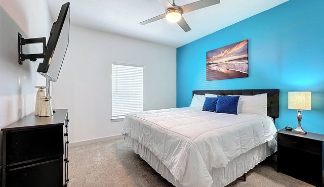 King Bed Apartment, Close to Disney