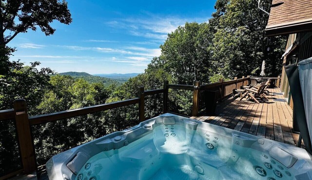 King Bed, Arcade, Hot Tub, Amazing Views