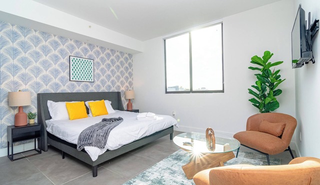 King Bed brand new safe Oasis minutes to Brickell