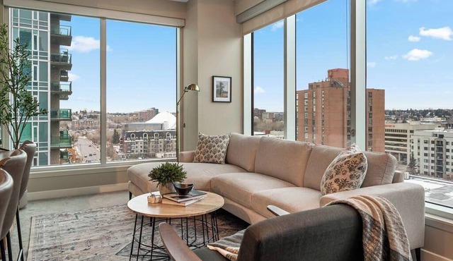 King Bed | Calgary Tower Views |Walk to Saddledome