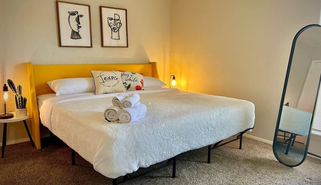King Bed,central, Worker-friendly,longstaydiscount
