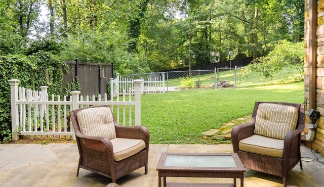 King Bed, Comfy Space, No Cleaning Fee