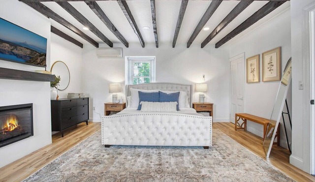 King Bed, Cozy Patio Fire-Pit Area