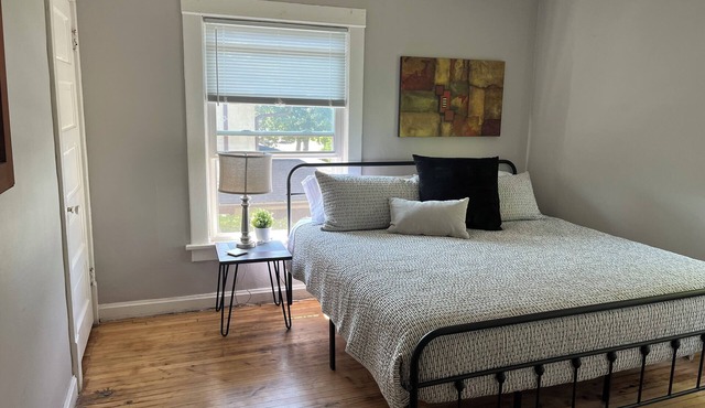 King bed Drake and central Des Moines