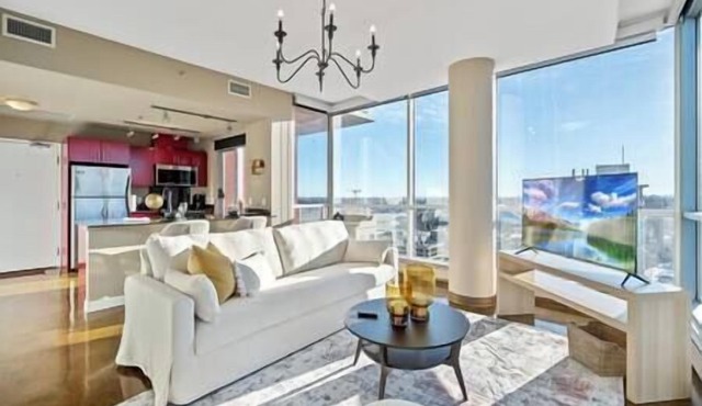 King Bed | DT Views | UG Park | Walk to Saddledome