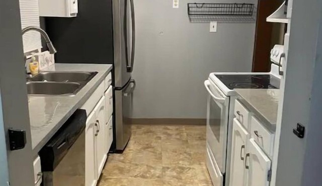 King Bed - Entire Home - Private corner lot