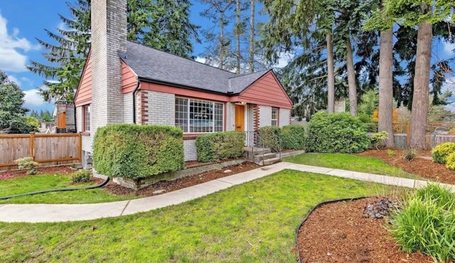 King Bed | Fenced Yard | 15 min to World Cup Games