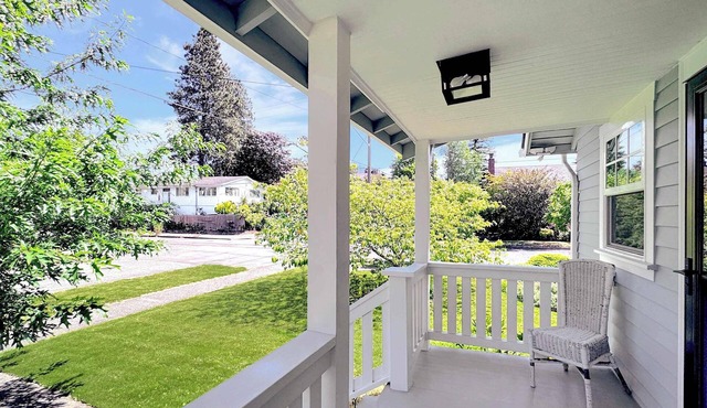 King Bed | Fenced Yard | 15 min to World Cup Games