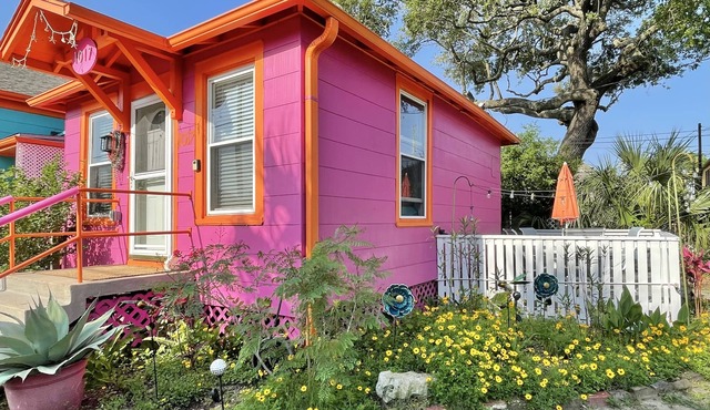 King Bed-Fenced Yard-Free Parking-Dog Friendly-East End