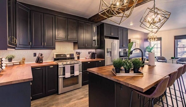 King Bed | Free Parking | BBQ | Fire pit | Arcade