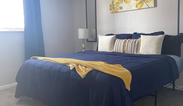 King Bed. Funny Bone, Fraze, WPAFB, museum Adventure Reef. Fun get away!