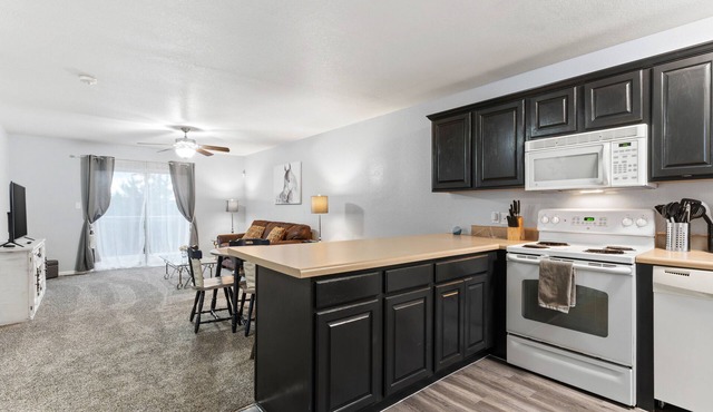 King Bed, Garage and Free Parking, KSMANE1205