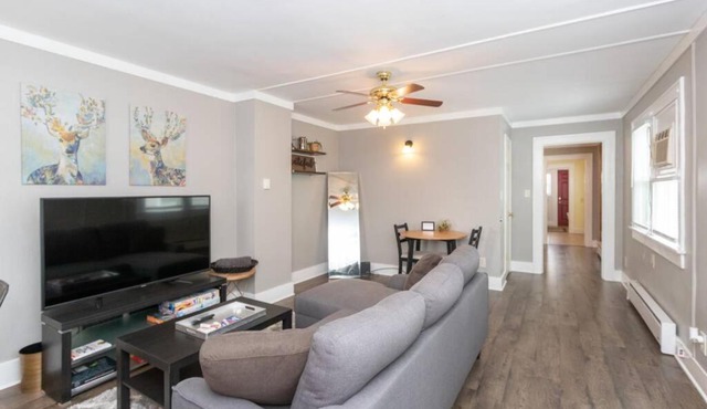 King Bed, Garfield Park , Red Line, Downtown Indy!