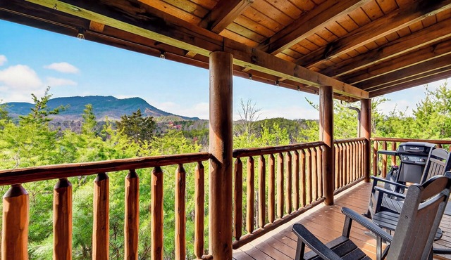 King Bed, Gated Resort, Scenic View, Pool, Hot Tub