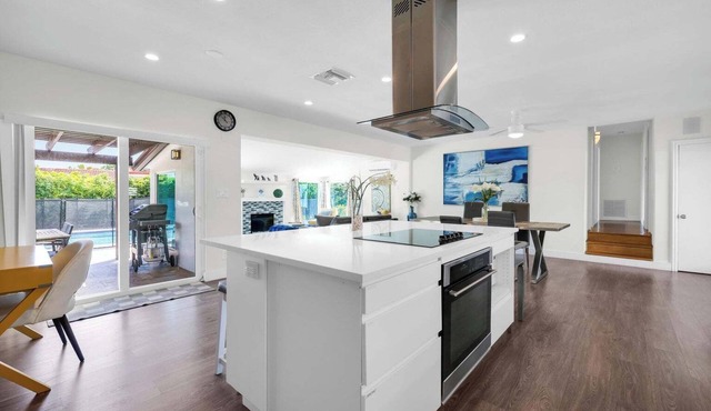 King Bed, Heated Pool, Hot Tub, BBQ, Putting Green