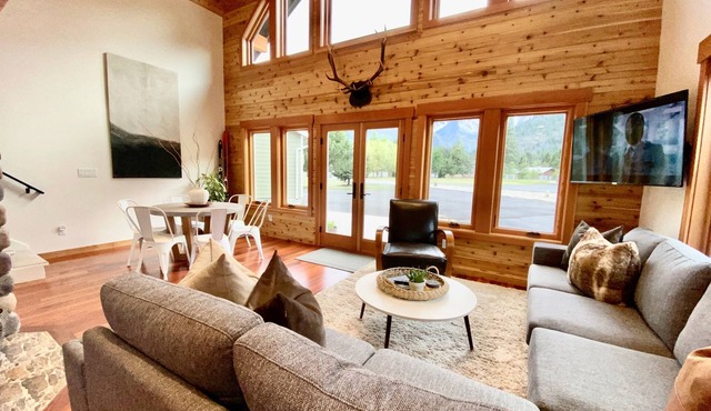 King Bed Hot Tub Views Fire Pit Fast WiFi