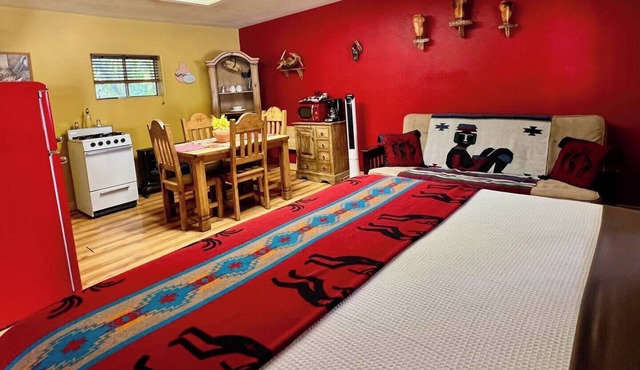 King Bed/Kitchen Suite at Lake Roberts