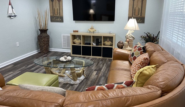 King Bed Lovely Florida Home Near Beaches, Long Stays