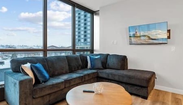 King Bed | Mins to Saddledome | UG Park