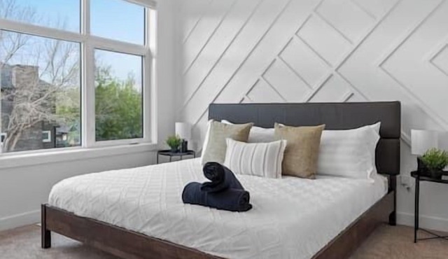 King Bed | Ping Pong | 3BR | Garage | AC |Backyard