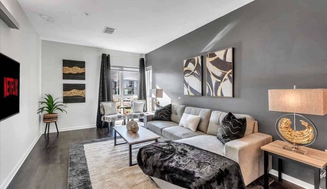 King Bed & Pool Fitness Center by LCP Collection
