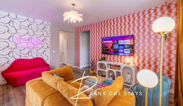 King Bed/Pool/Golf/Arcade