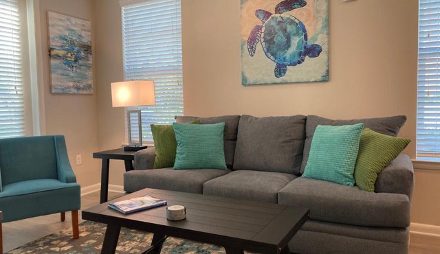 King Bed pool Trendy Nbhd Sea Turtle