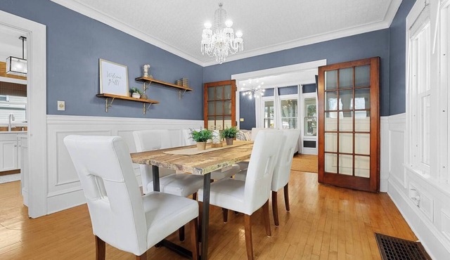 King Bed, Quiet Area, Central Location