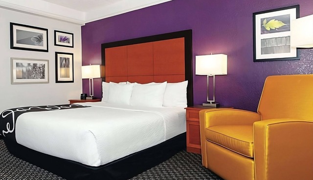 King Bed Room at La Quinta Inn & Suites by Wyndham Ontario Airport