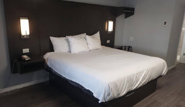 King Bed Smoking at Envi Boutique Hotel