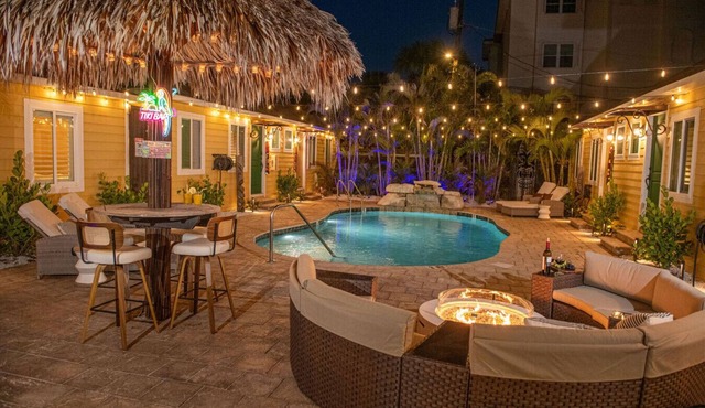 King Bed-Step to Madeira Beach-Heated Pool-Private