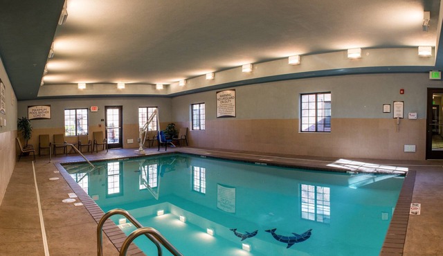 King Bed Suite | Indoor Pool. Free Breakfast.