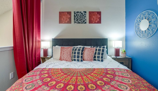 King Bed✶Super Fast WiFi✶4K TVs✶2 Car Parking #106