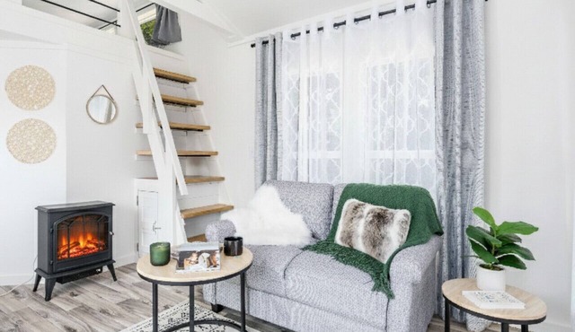 King Bed Tiny Home Boat Parking Private Firepit 5 Mins to Boat Ramps