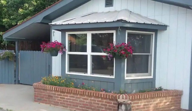 King Bed, Views & Peace in Bayfield Guest House