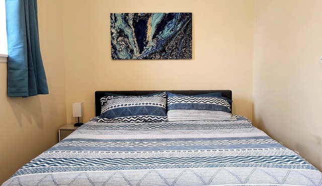 King Bed-Walking Distance to SSM Cardinal Glennon