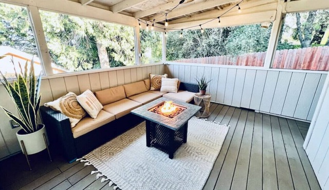 ✯King Bed✯ WFH ☊ w/FAST Internet, Family friendly!